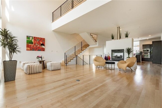 Building Photo - 345 NE 4th St