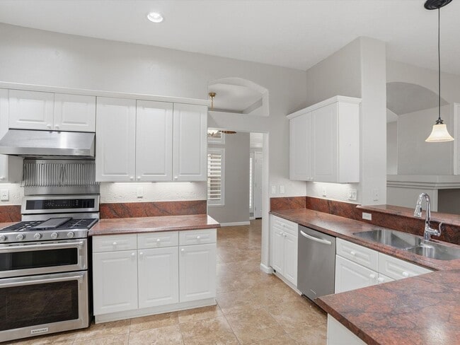 Building Photo - Spanish Springs Dream