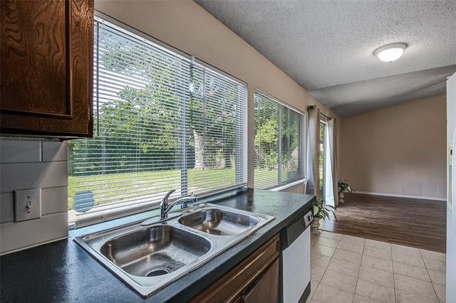 Building Photo - 1717 Palisades Dr