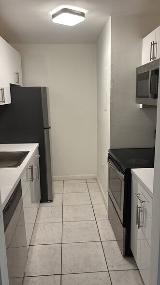 Building Photo - 7407 SW 152nd Ave