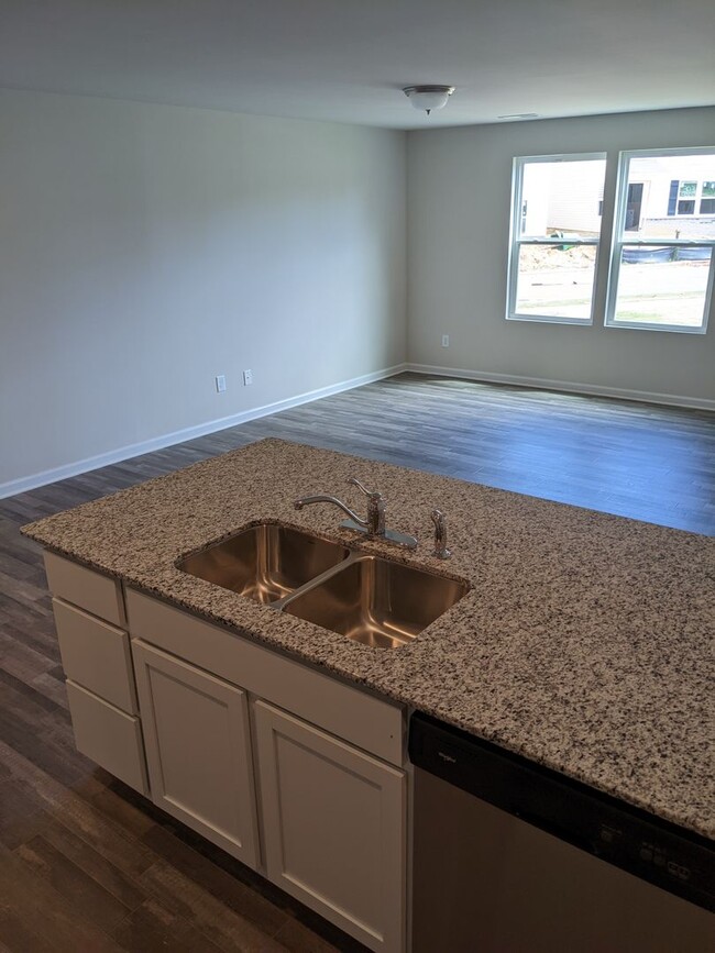 Building Photo - 2-Story Townhome-Salisbury