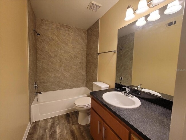 Building Photo - 421 Fountainhead Cir