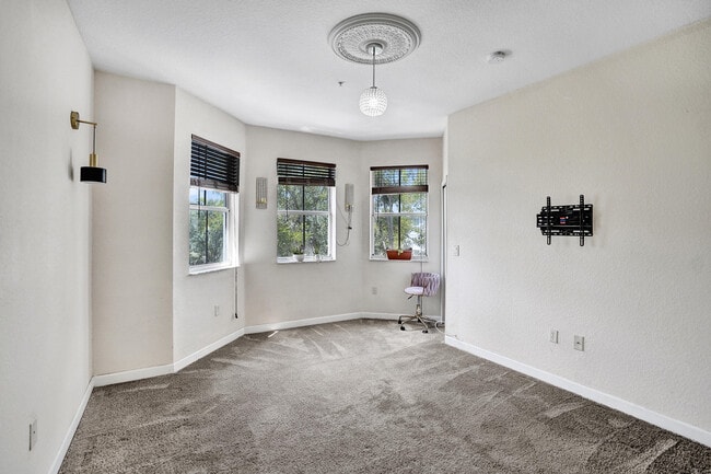 Building Photo - 3911 Shoma Dr