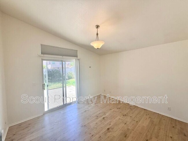 Building Photo - 45369 Tejon Ct