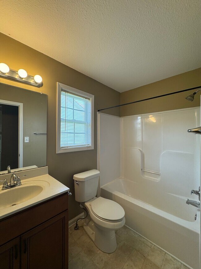 Building Photo - 371 Andrew Dr