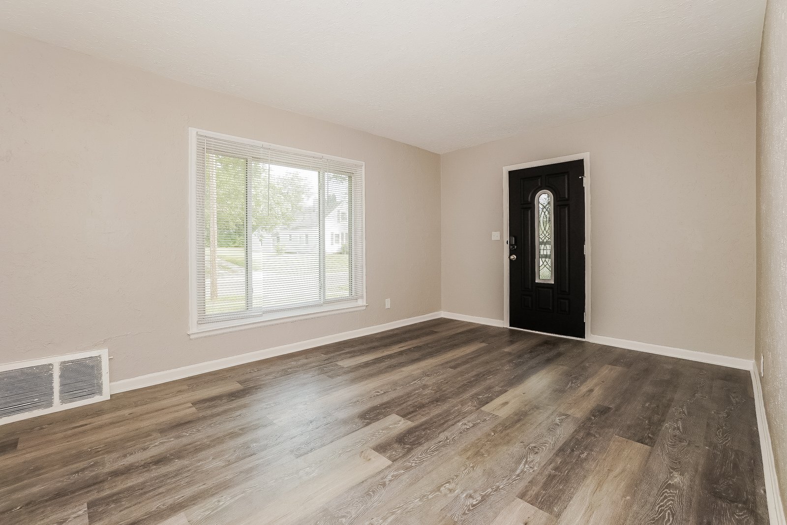 Building Photo - 1276 Crestview Ave