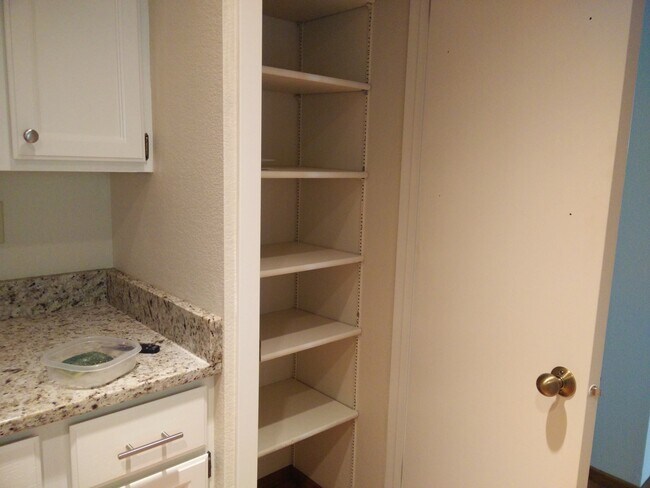 Kitchen Pantry - 12719 NE 83rd Ct
