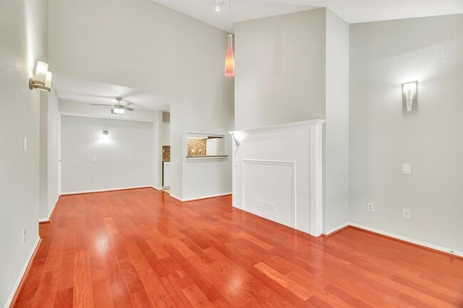 Building Photo - 1880 White Oak Dr