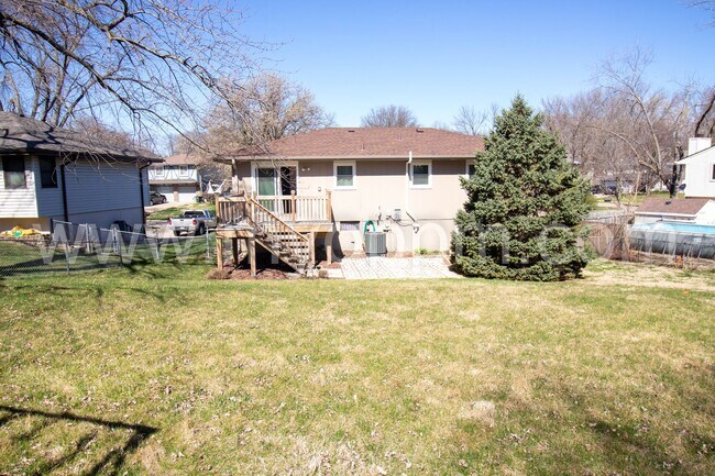 Building Photo - 6711 S 75th Ave