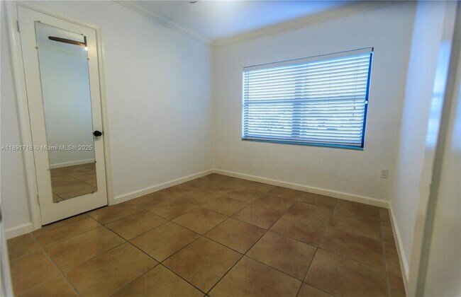 Building Photo - 7420 SW 34th Terrace