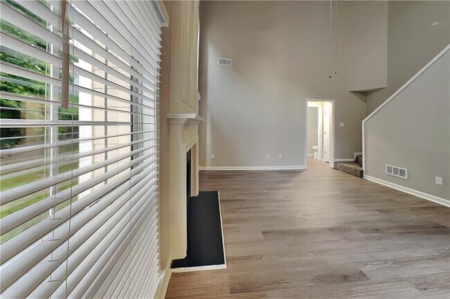 Building Photo - 3206 Claybrooke Dr NE