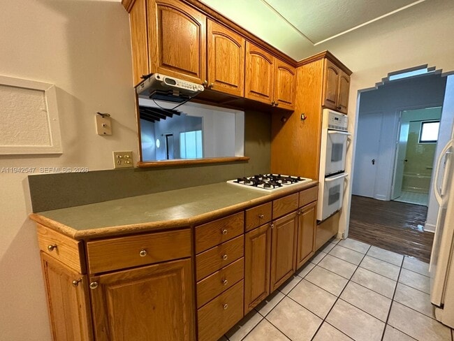 Building Photo - 3050 SW 21st St