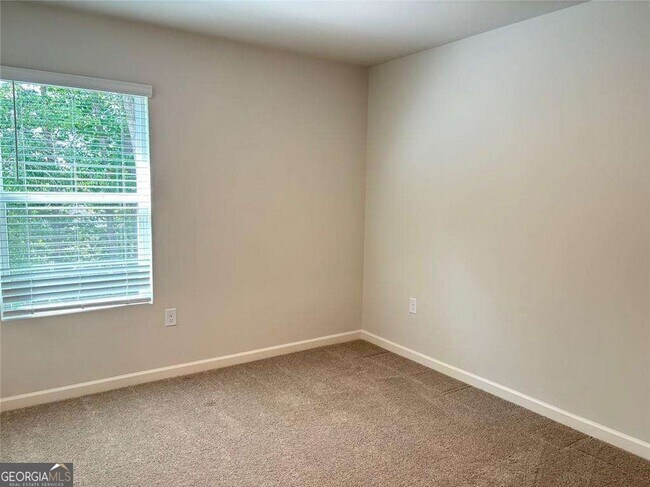 Building Photo - 3240 Greyton Dr
