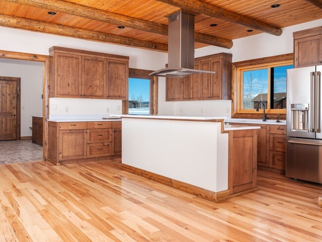 Building Photo - Spacious & Elegant 3-Bedroom Home – Flexib...