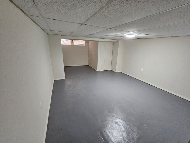 Building Photo - 3406 Kenyon Ave