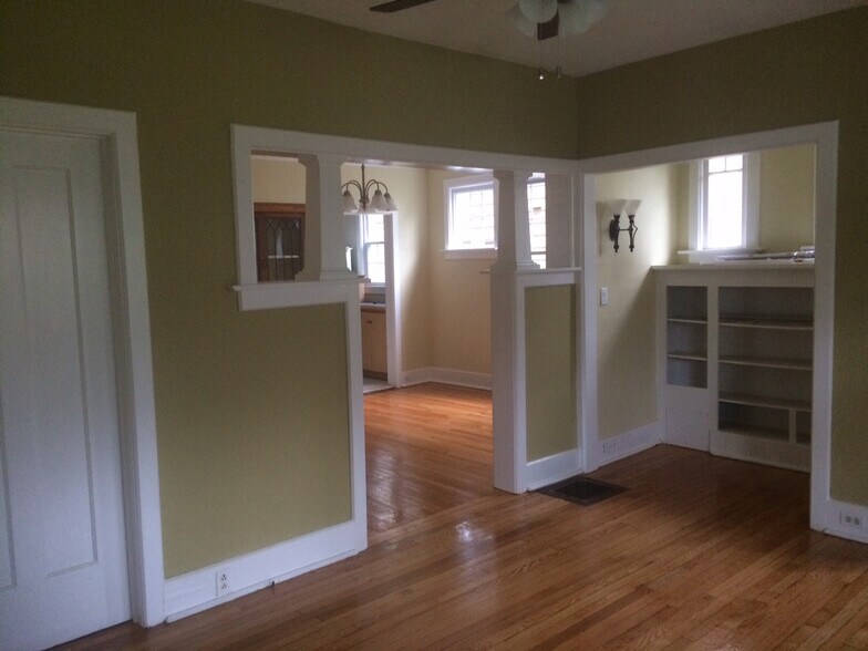 Building Photo - 940 Westcott St