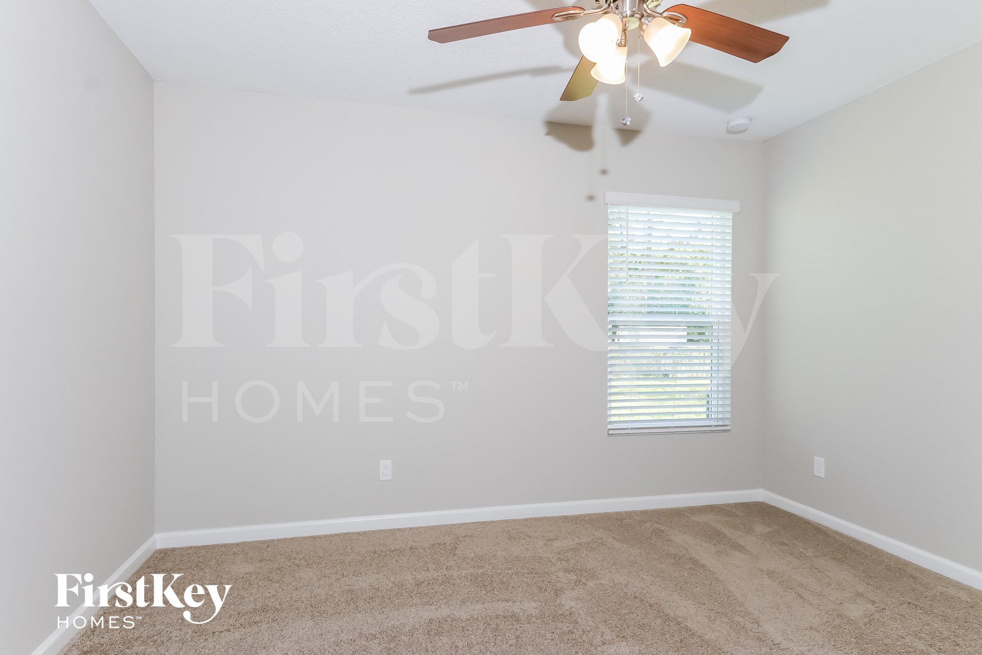 Building Photo - 1430 SW Santiago Ave