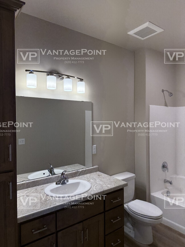 Building Photo - N9320 Gemstone Ct