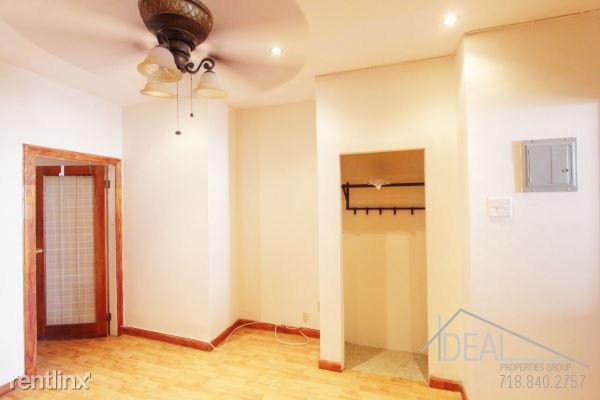 Building Photo - 475 3rd Ave