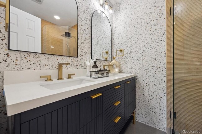 Building Photo - 6050 E Alameda Ave