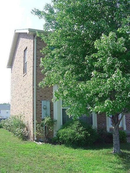 Building Photo - 301 Barrington Ln