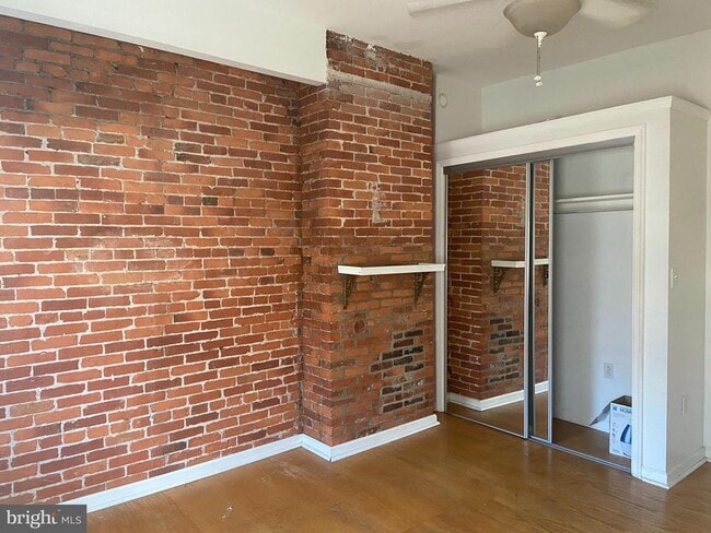 Building Photo - 3711 Lancaster Ave