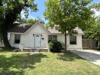 Building Photo - Charming 3 Bedroom/3 Bath Near TCU