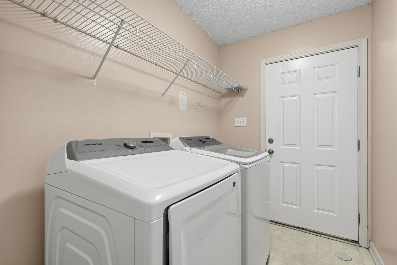 Building Photo - 1387 Hunters Ridge Dr W