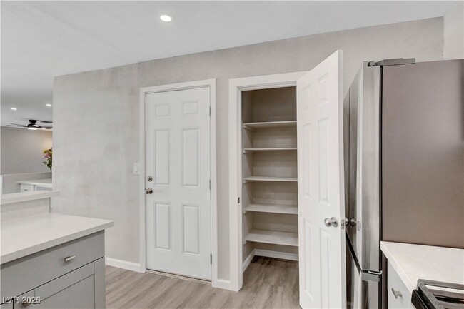 Building Photo - 612 Buttonwood Ln