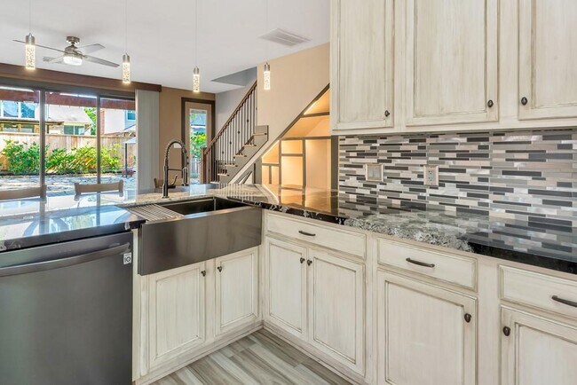 Building Photo - 18 N Star Ridge Cir
