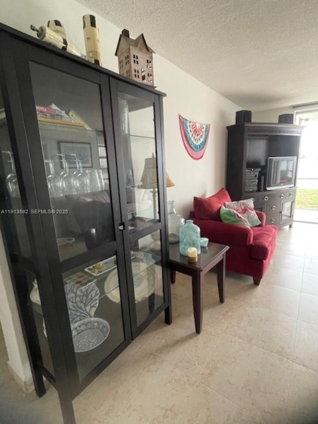 Building Photo - 2920 Point E Dr