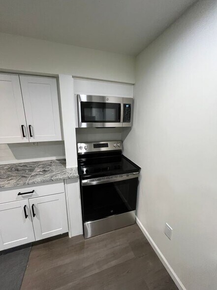 Building Photo - 1185 NY-82