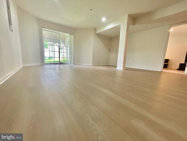 Building Photo - 23110 Mistflower Dr