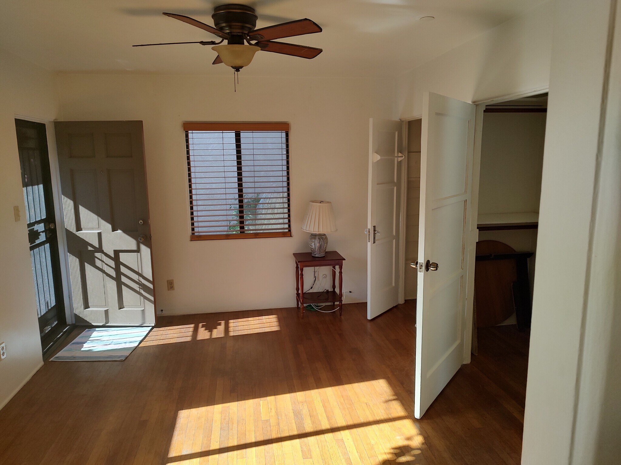 Building Photo - 830 Island Ct