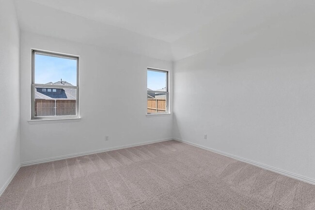 Building Photo - Cute, Quiet and ready NOW!