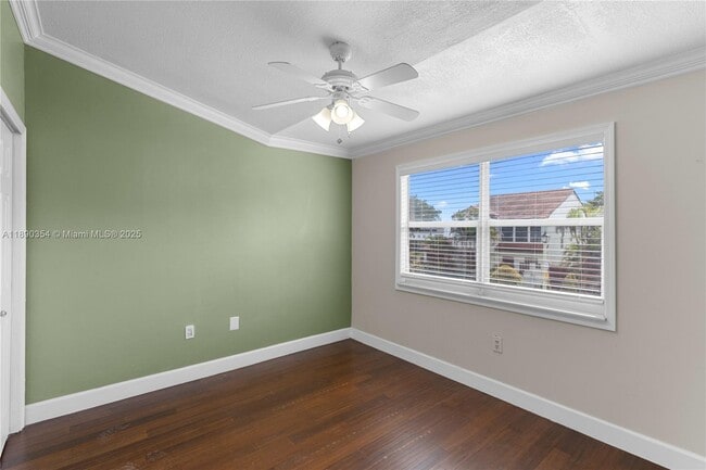 Building Photo - 20003 NE 6th Ct Cir