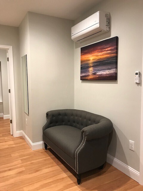 300 living room - 3505 Race St
