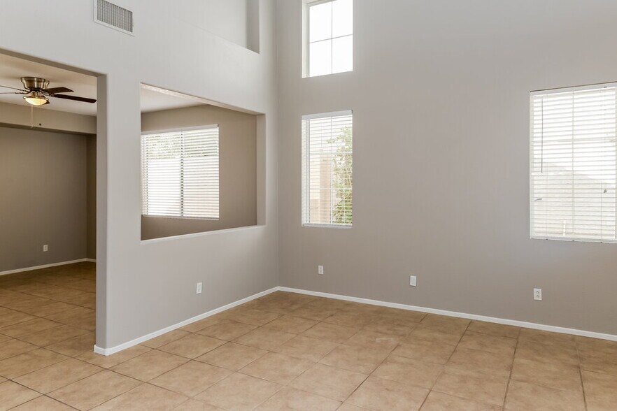 Building Photo - 6855 Relic St