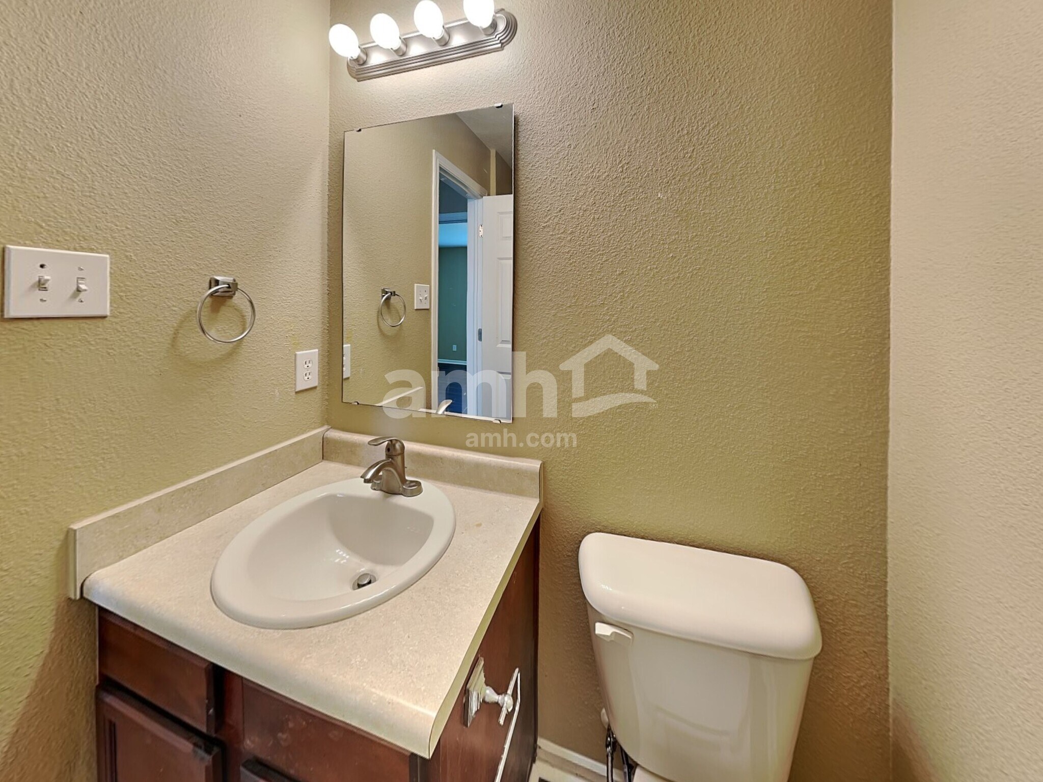 Building Photo - 7927 Newhall Way