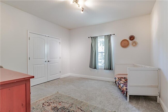 Building Photo - 10770 Hunters Cir W