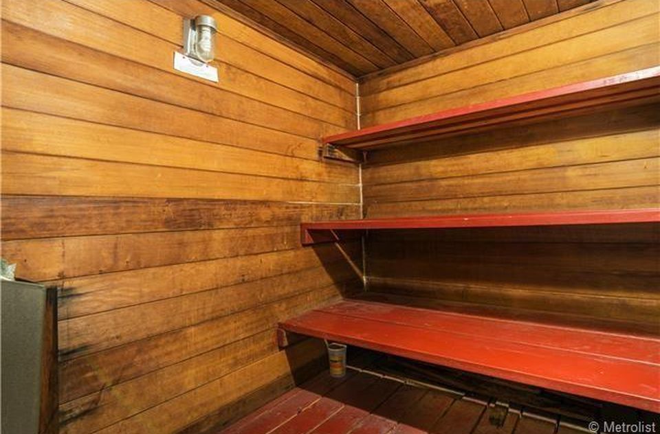 Sauna - 1050 N Lafayette St