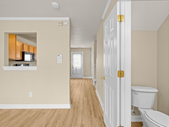Building Photo - 210 Bridgewood Dr