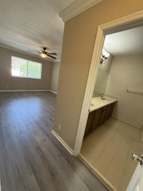 Building Photo - 3075 N Evergreen Cir