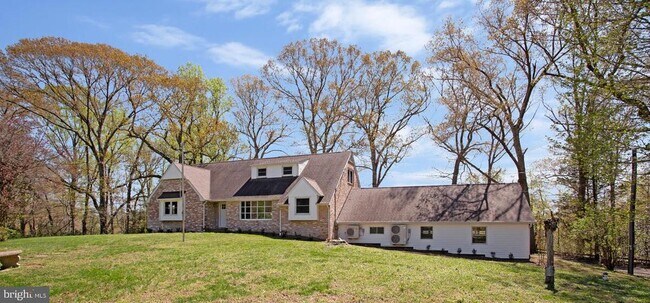 Building Photo - 9685 Howes Rd