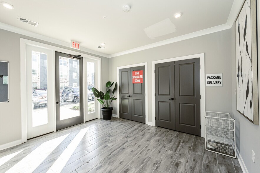 Building Photo - 6601 Citory Way