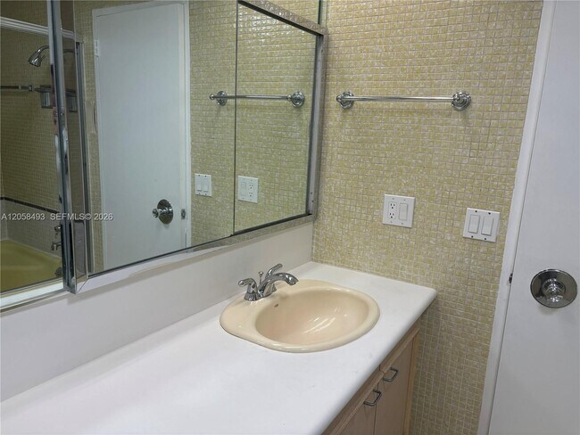 Building Photo - 5255 Collins Ave