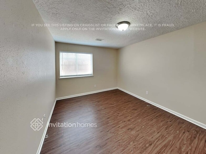 Building Photo - 2227 Briarwest Blvd