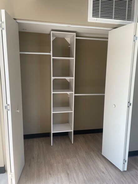 Building Photo - 302 Court St