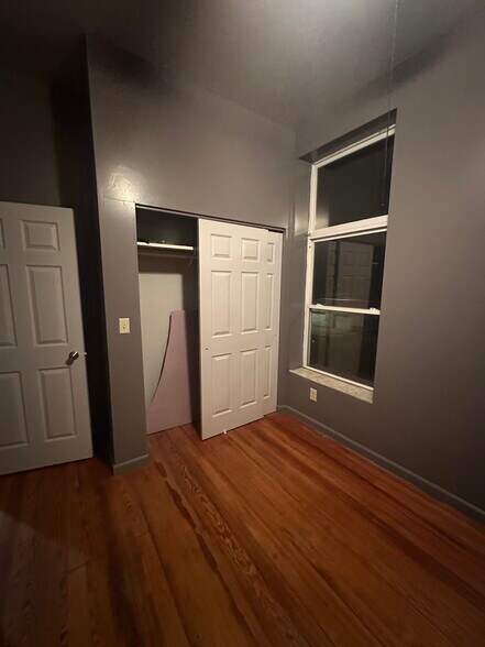 Building Photo - 998 IL-96