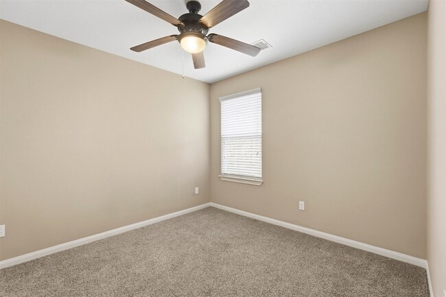 Building Photo - 112 Artesian Way